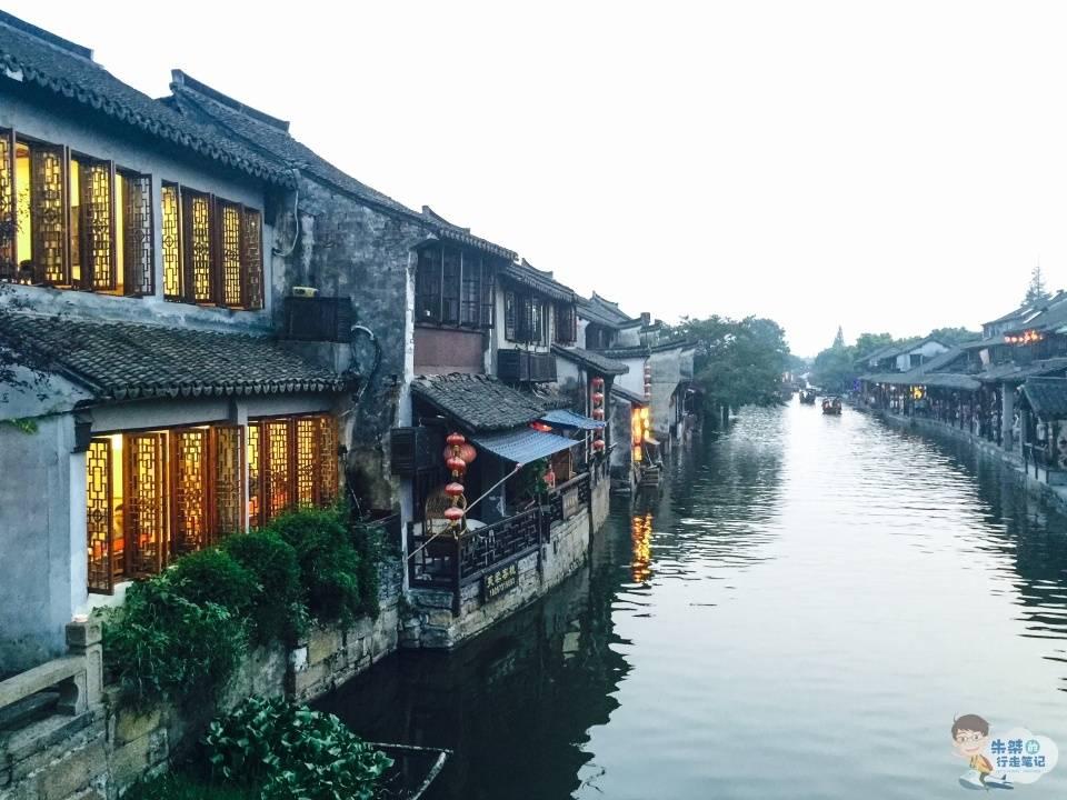 阜南孕妇深夜欲跳河,特警飞扑救回,面对轻生者,该怎样缓解其情绪呢?-有问必答平台